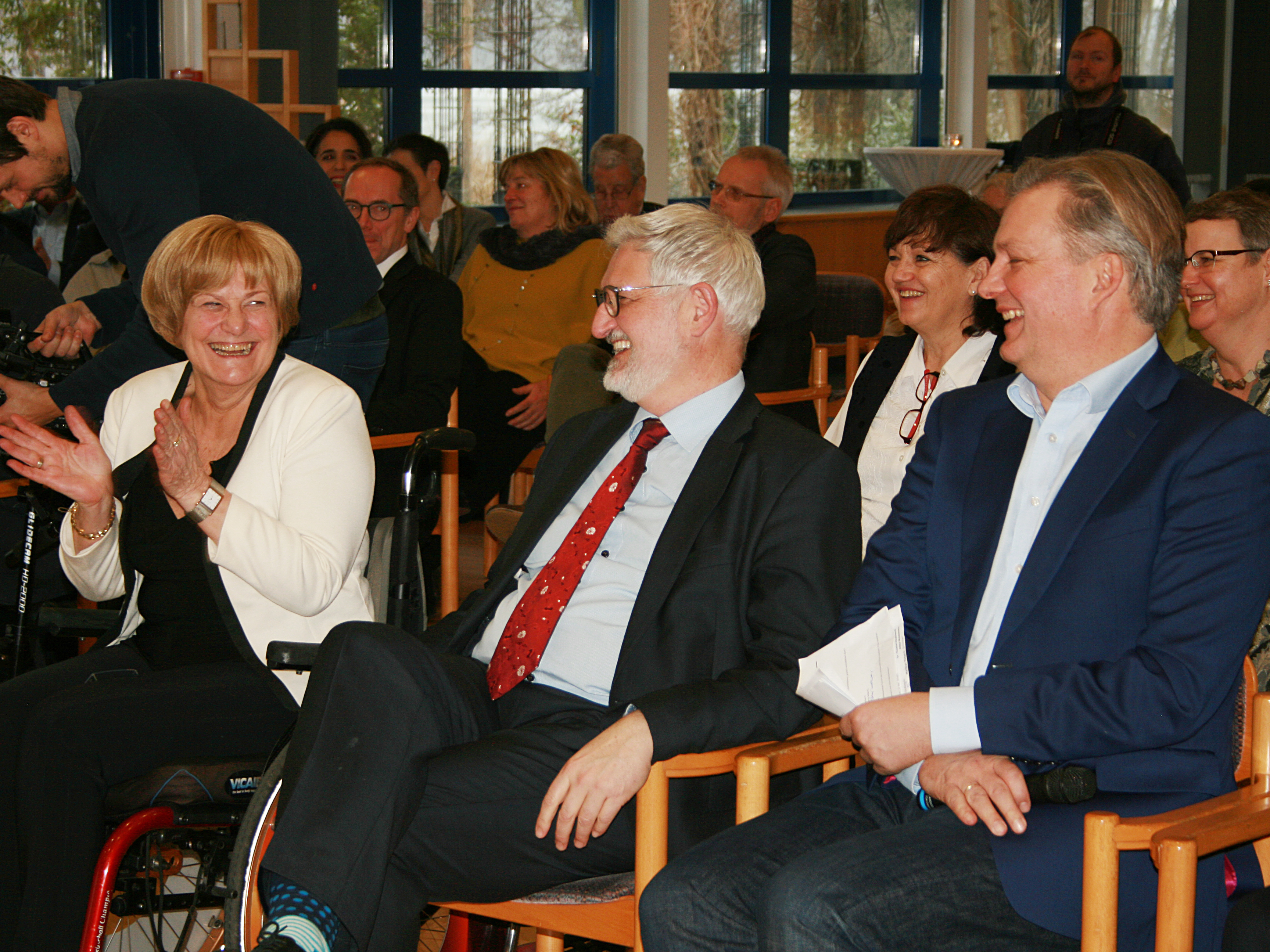 v.l.n.r. Moderator Attila Weidemann, Andreas Kaczynski und Marianne Seibert